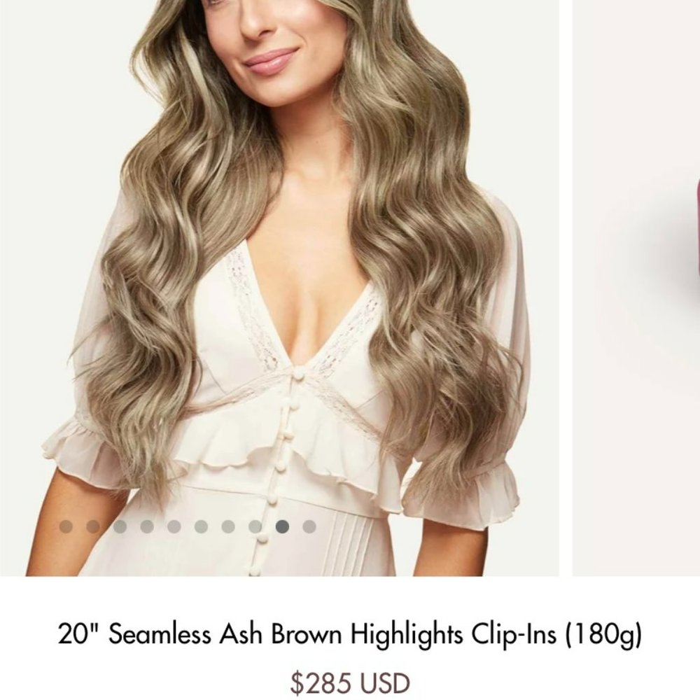 . . . . 20" SEAMLESS Ash Brown Highlights Clip-Ins . . . .